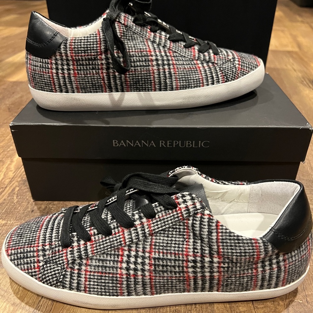 Banana Republic Women’s shoes Sz 10